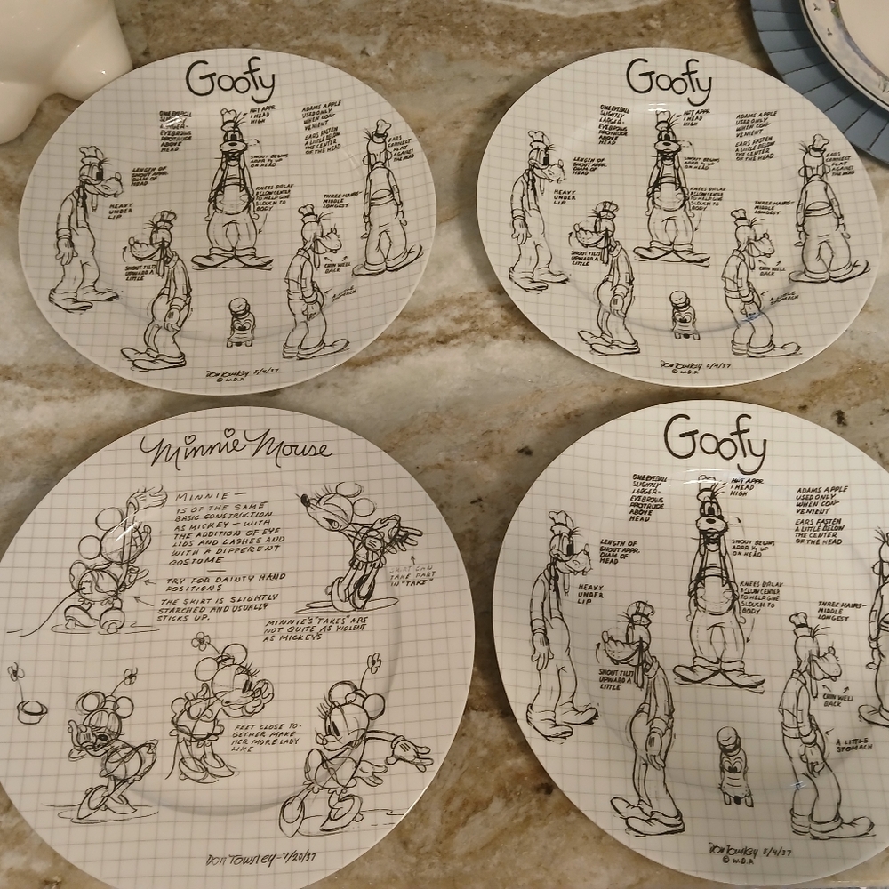 Disney Sketch plates (4)